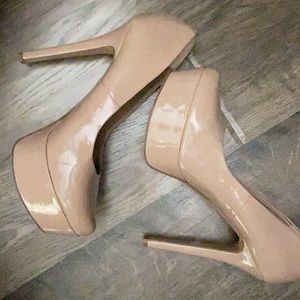 Jessica Simpson heels